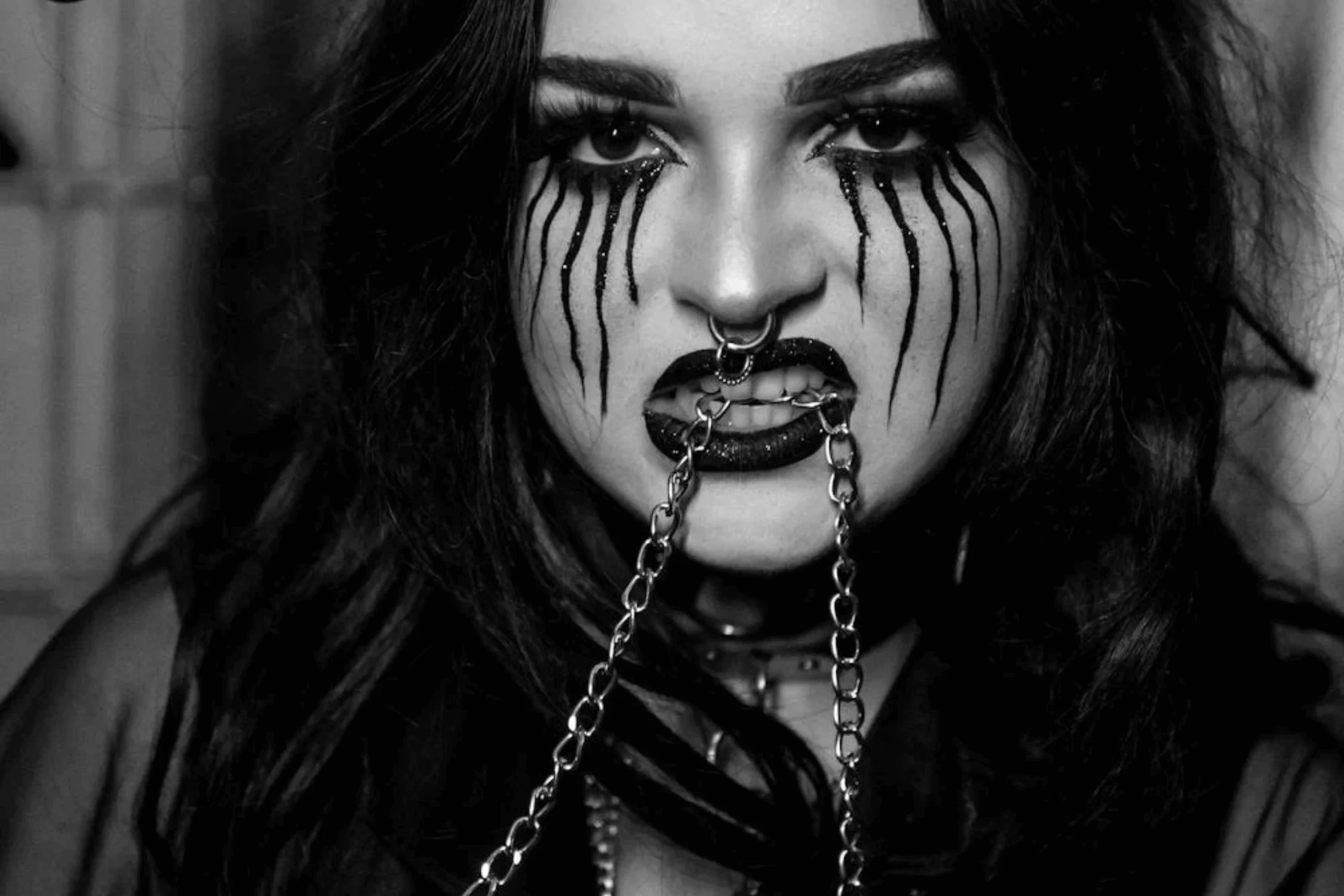 The History and Symbolism Behind Goth jewelry Designs
